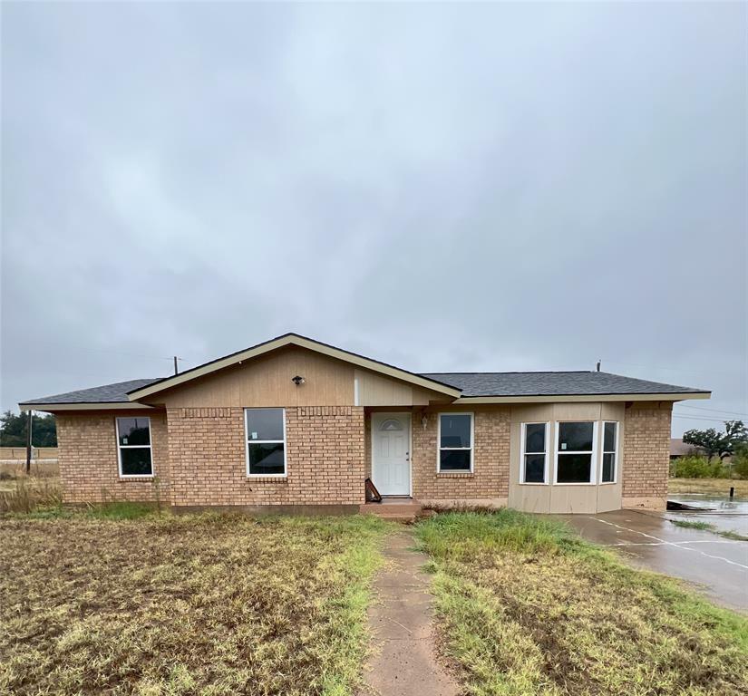 Property Photo:  121 N 11th Street  TX 76458 