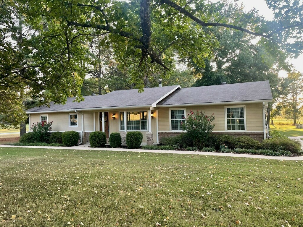 521 S Elm Springs Road  Springdale AR 72762 photo