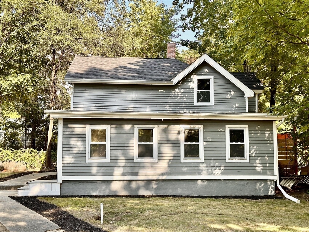 Property Photo:  90 Youngs Rd  MA 01462 