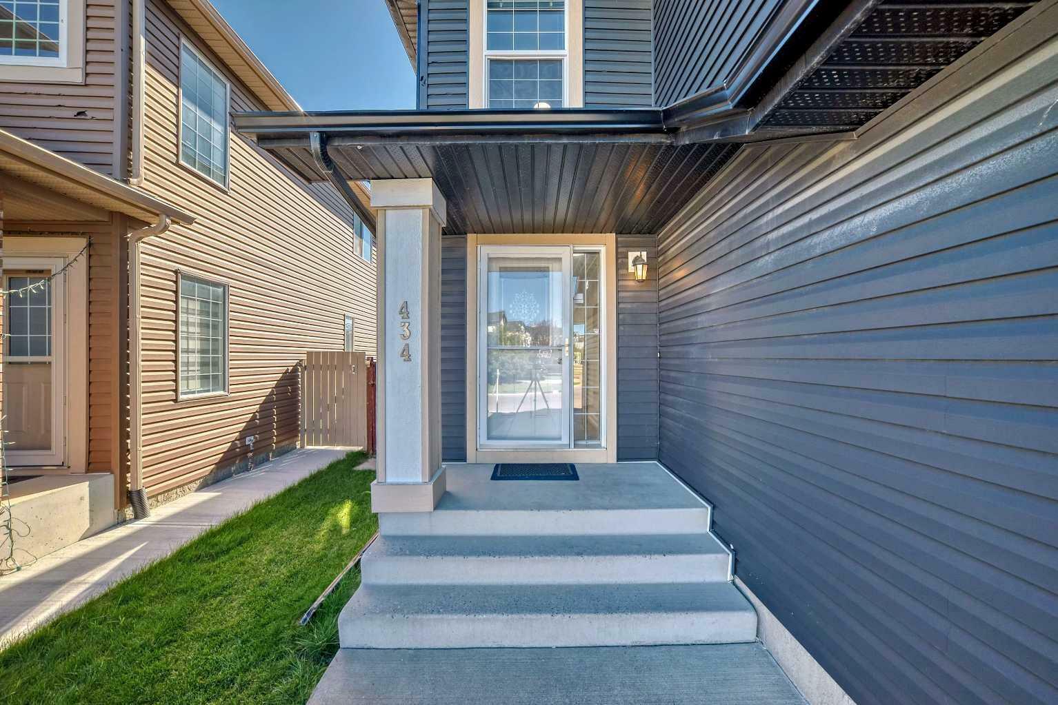 Photo de la propriété:  434 Saddlecreek Way NE  AB T3J 4V5 