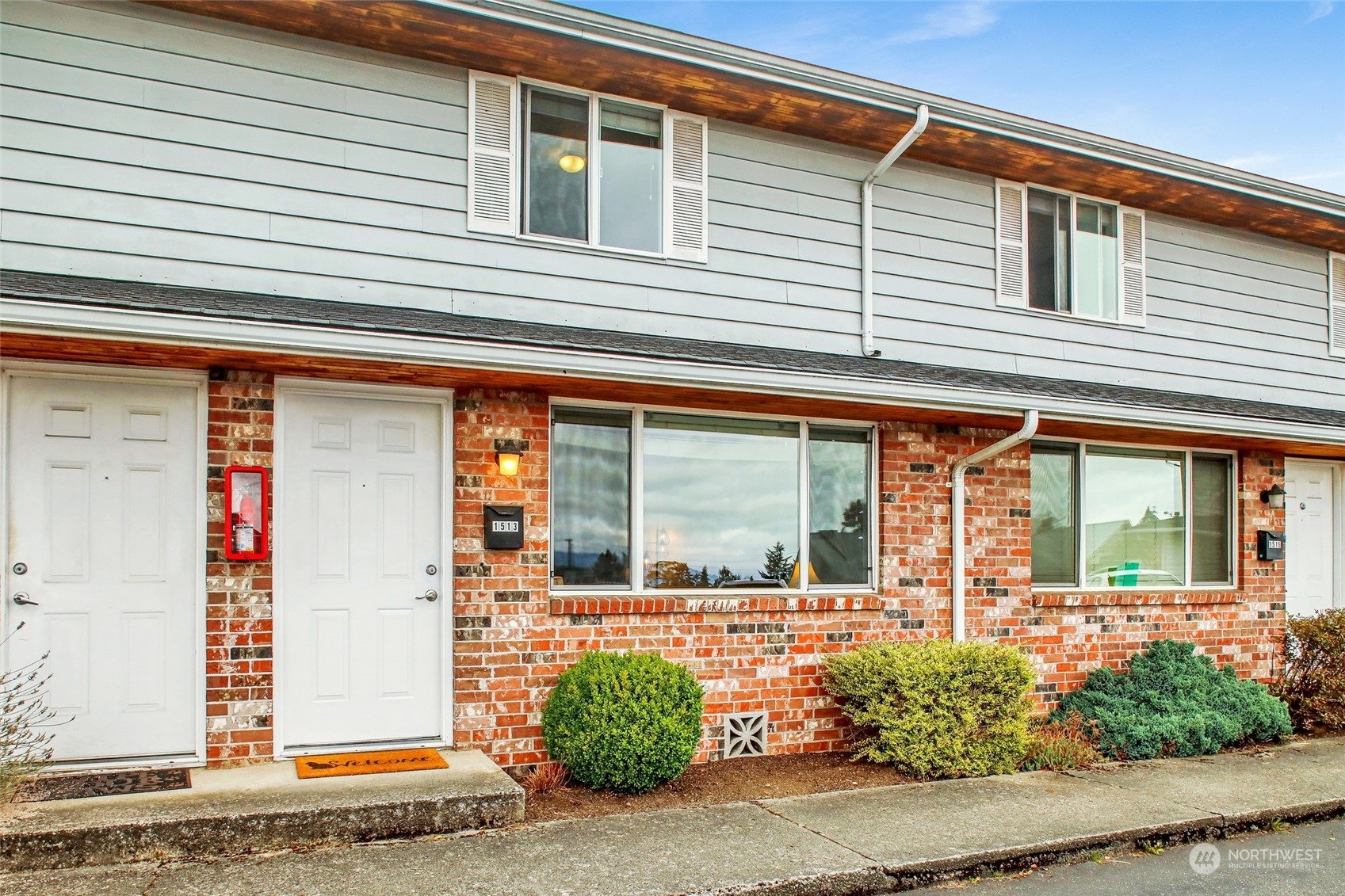 Property Photo:  1513 E Division Street  WA 98274 