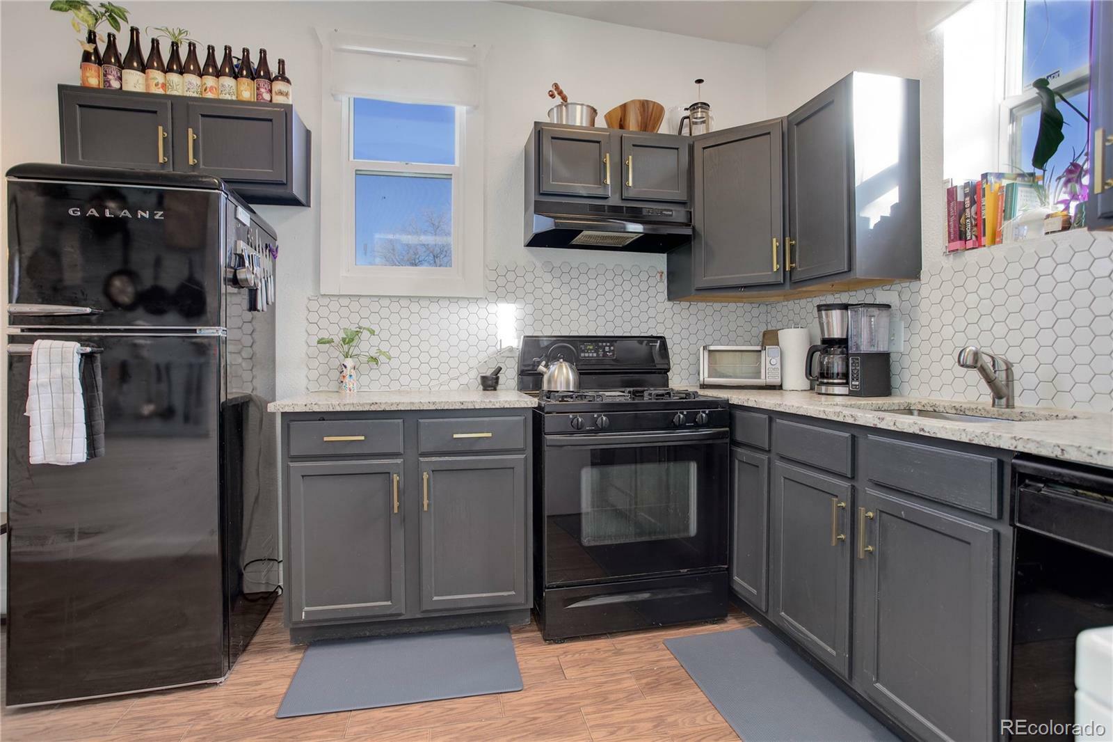 Property Photo:  2118 E 25th Avenue  CO 80205 