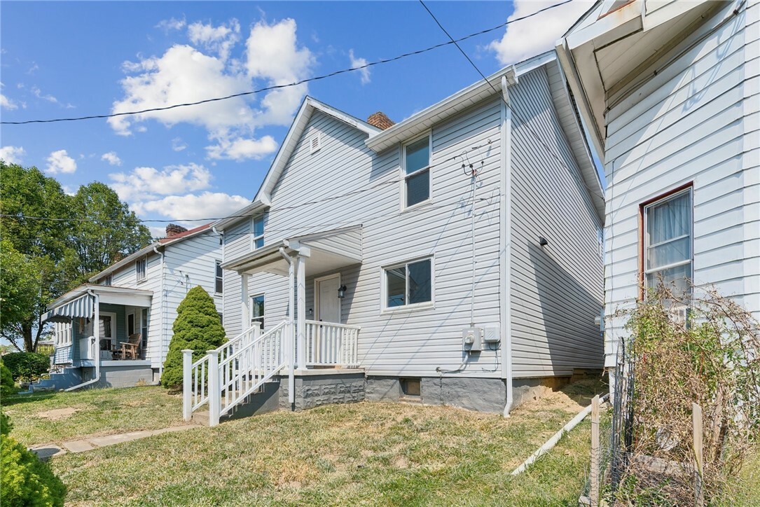 Property Photo:  2164 Jefferson Ave  PA 15301 