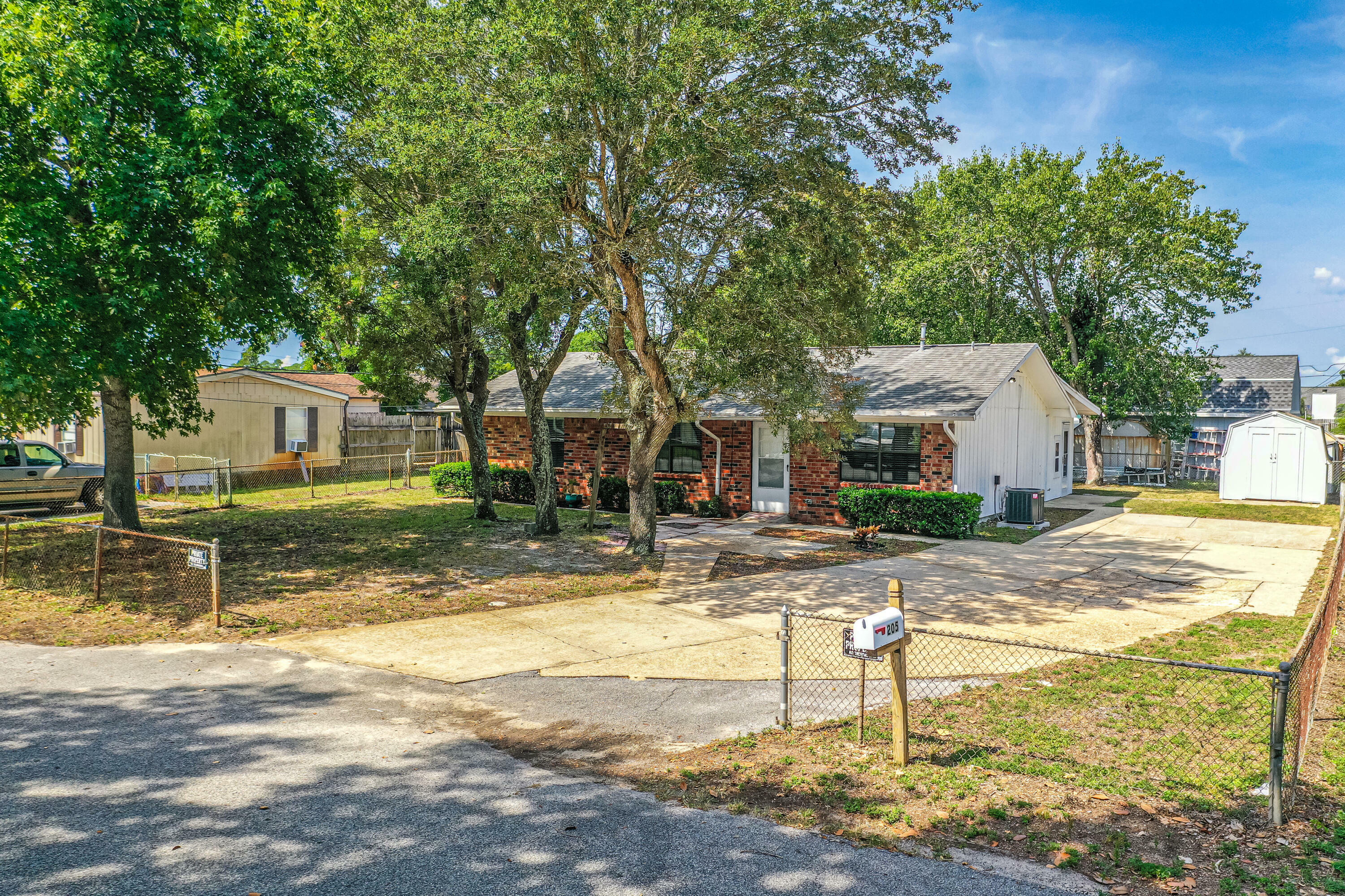 Property Photo:  205 Squirrel Haven Road  FL 32569 