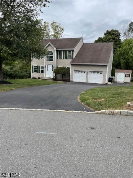 Property Photo:  12 Crossfield Ct  NJ 08848 