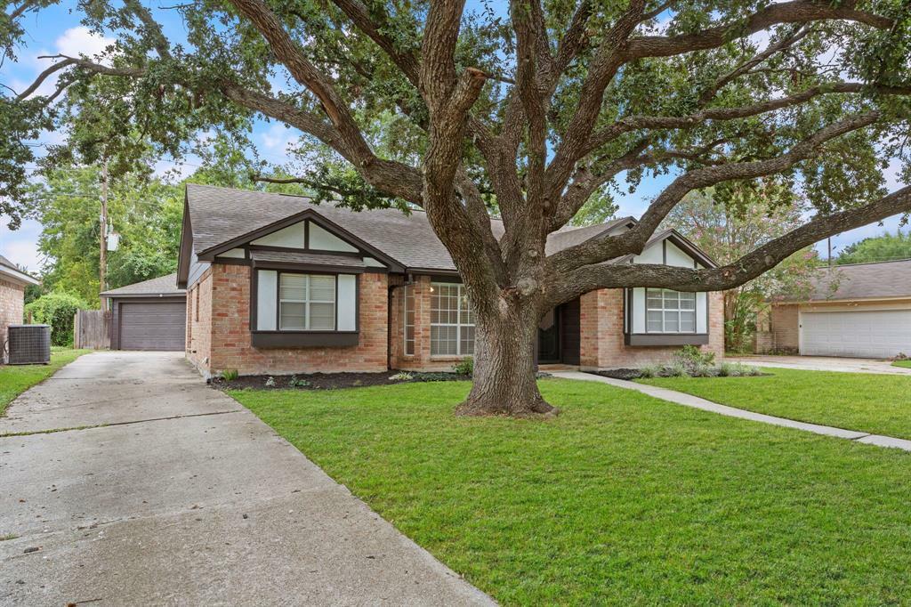 Property Photo:  13410 Meisterwood Drive  TX 77065 