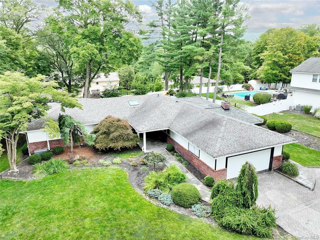 Property Photo:  8 Beaumont Drive  NY 10956 