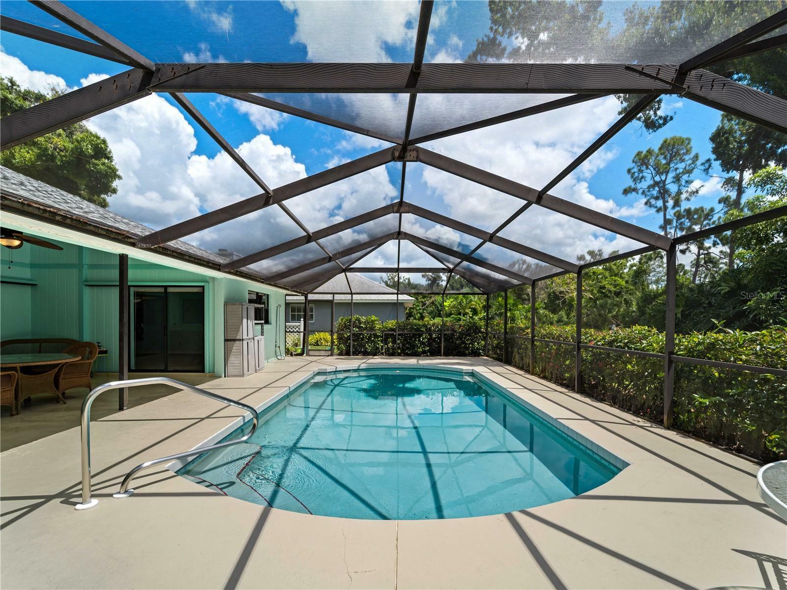 Property Photo:  351 Woodvale Drive  FL 34293 