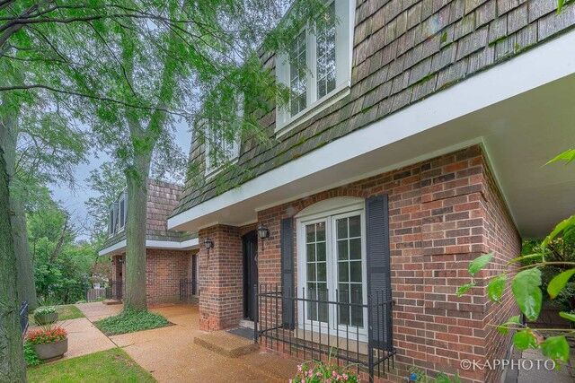 Property Photo:  3021 Highland Avenue  IL 60091 