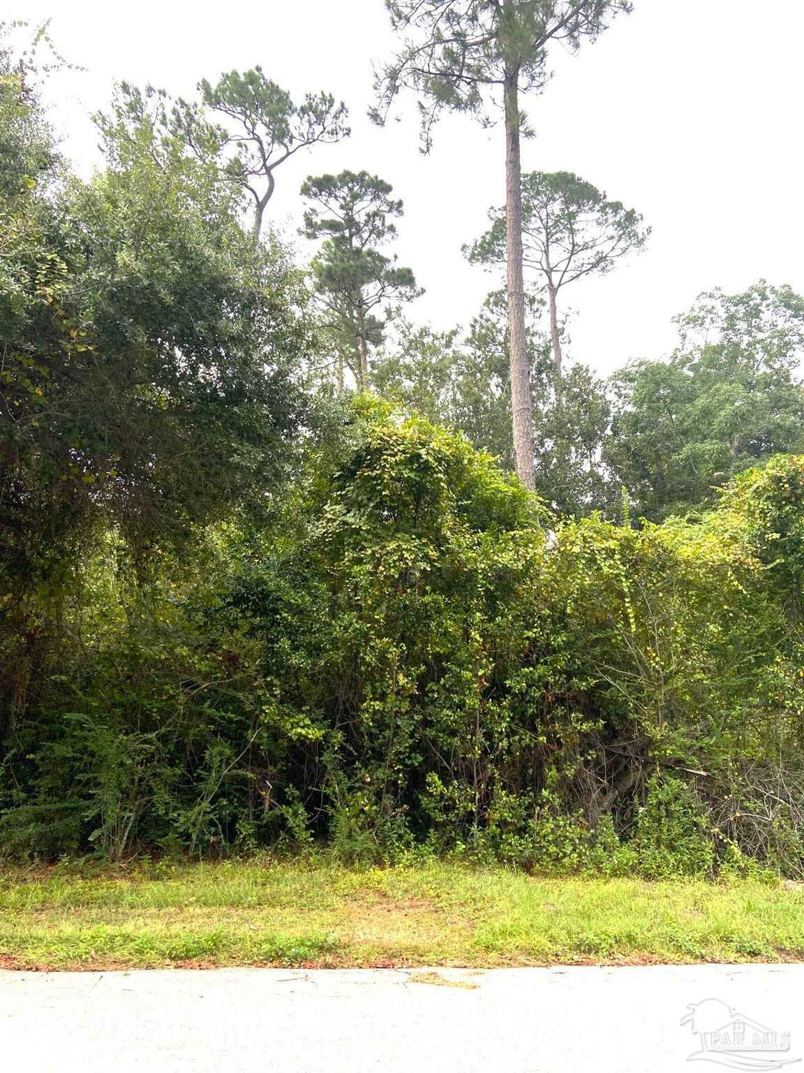 Property Photo:  1220 Chisholm Trl  FL 32514 