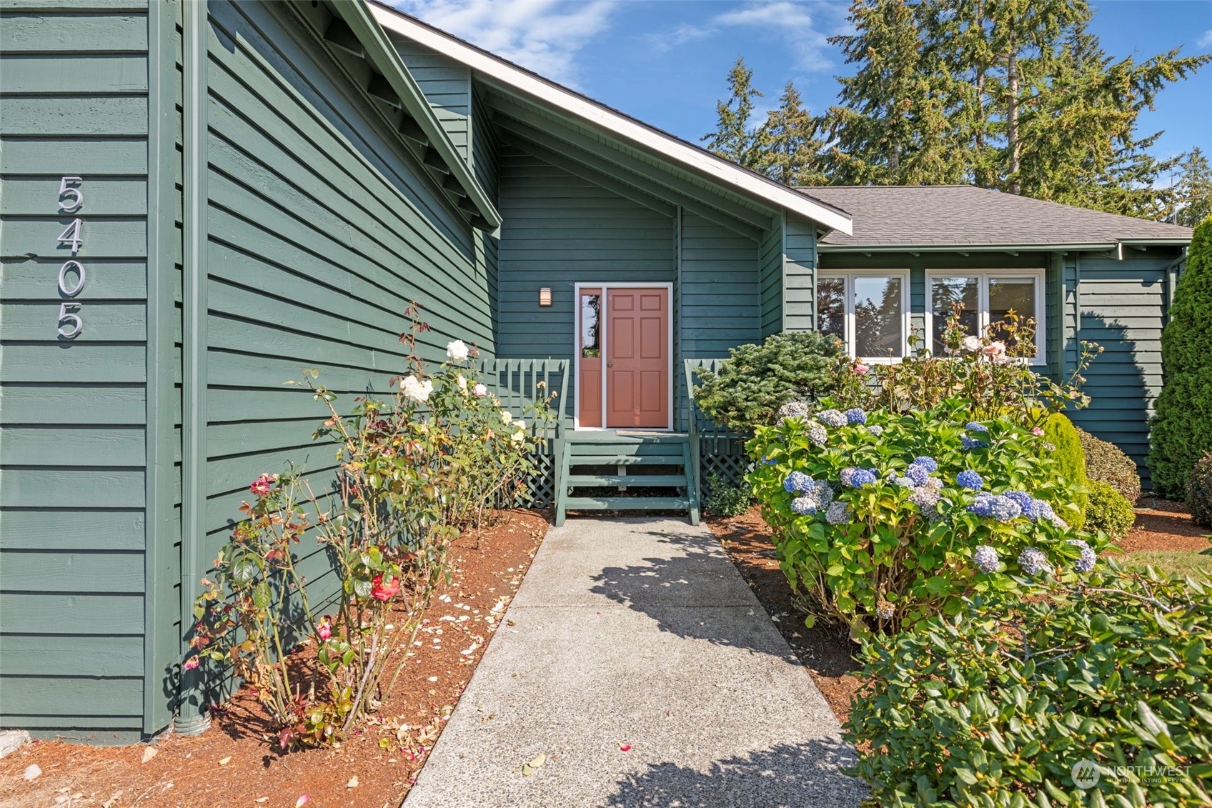 Property Photo:  5405 169th Place SW  WA 98037 