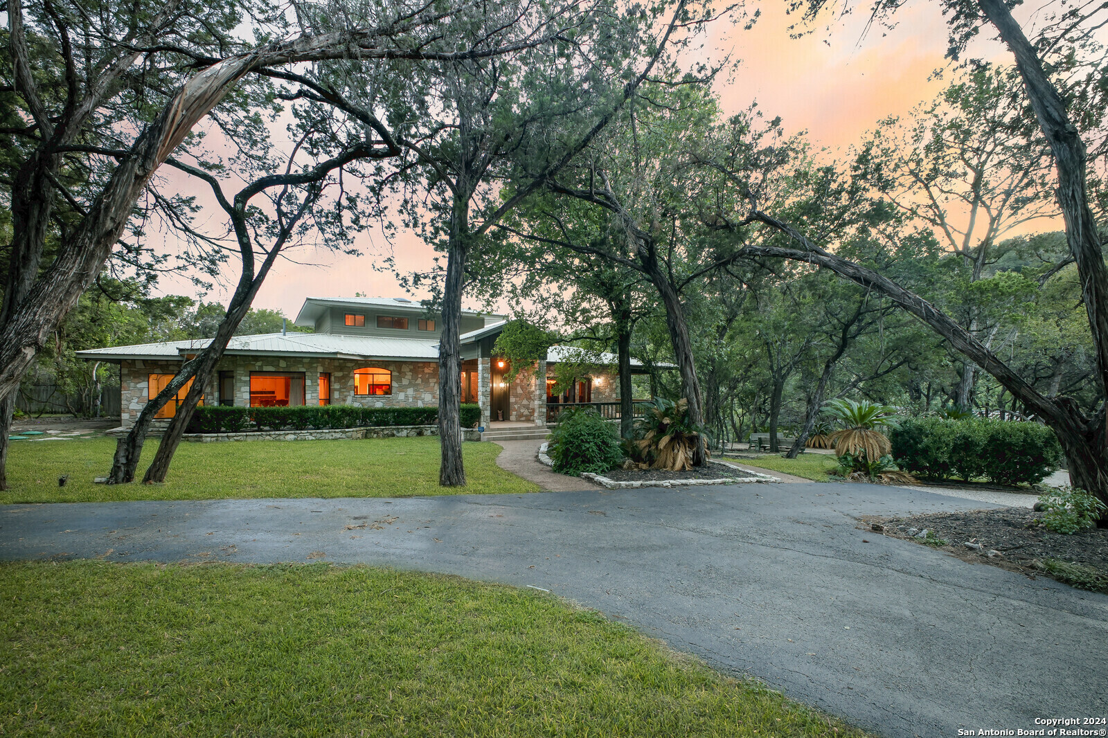 Property Photo:  2170 Park Rd  TX 78132 