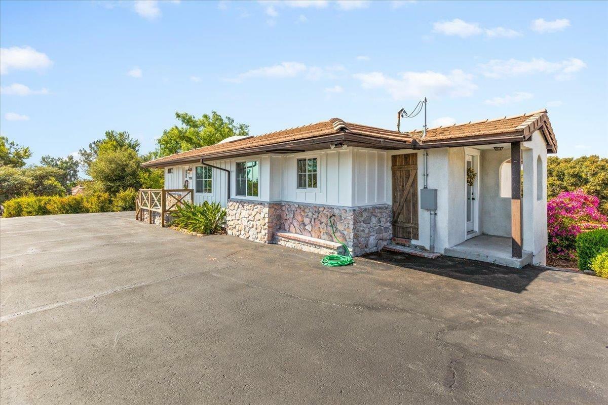 Property Photo:  2758 W Victoria Dr  CA 91901 