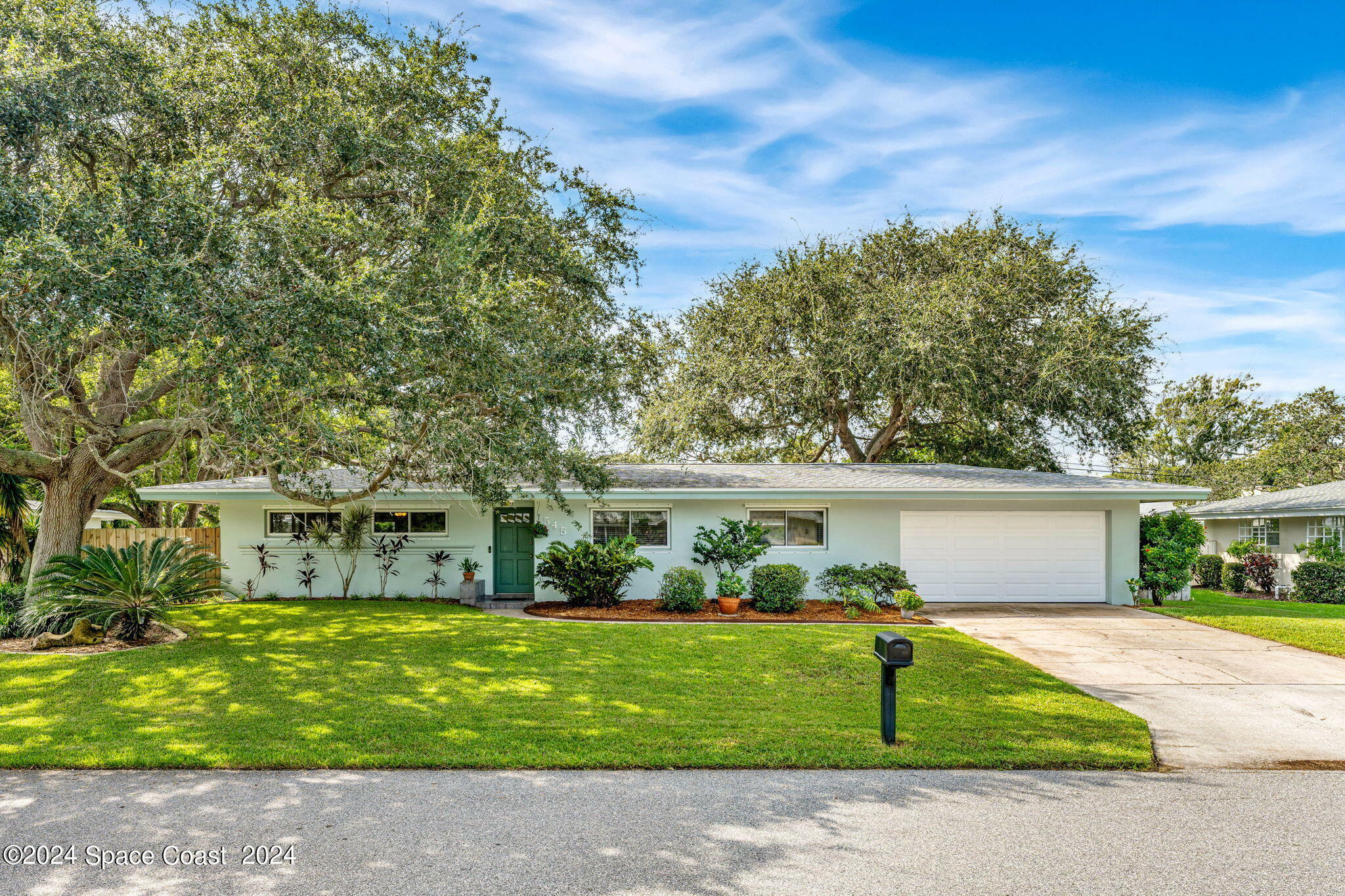 Property Photo:  545 Seabreeze Drive  FL 32903 