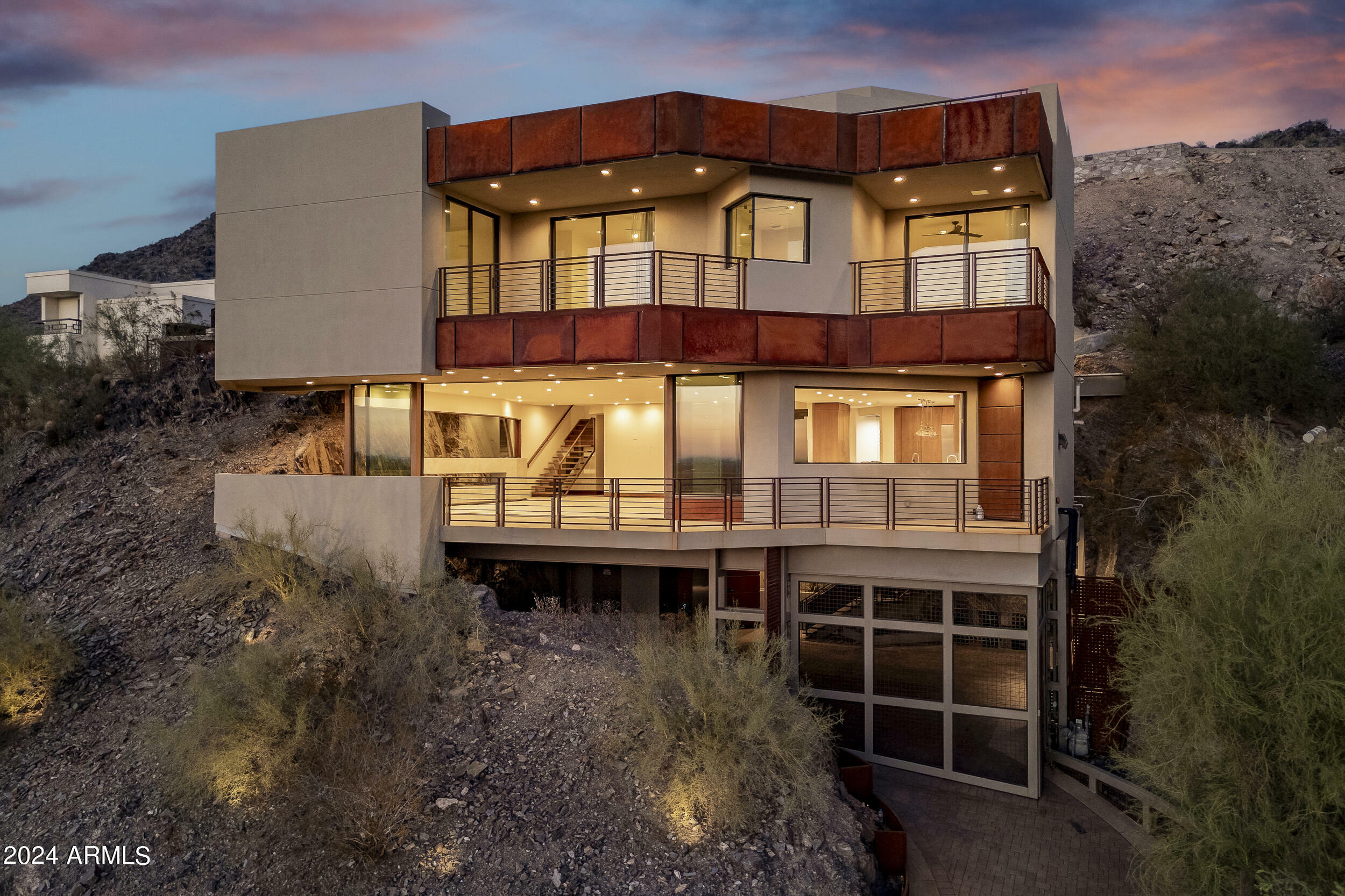 Property Photo: 7201 N 23rd Place AZ 85020