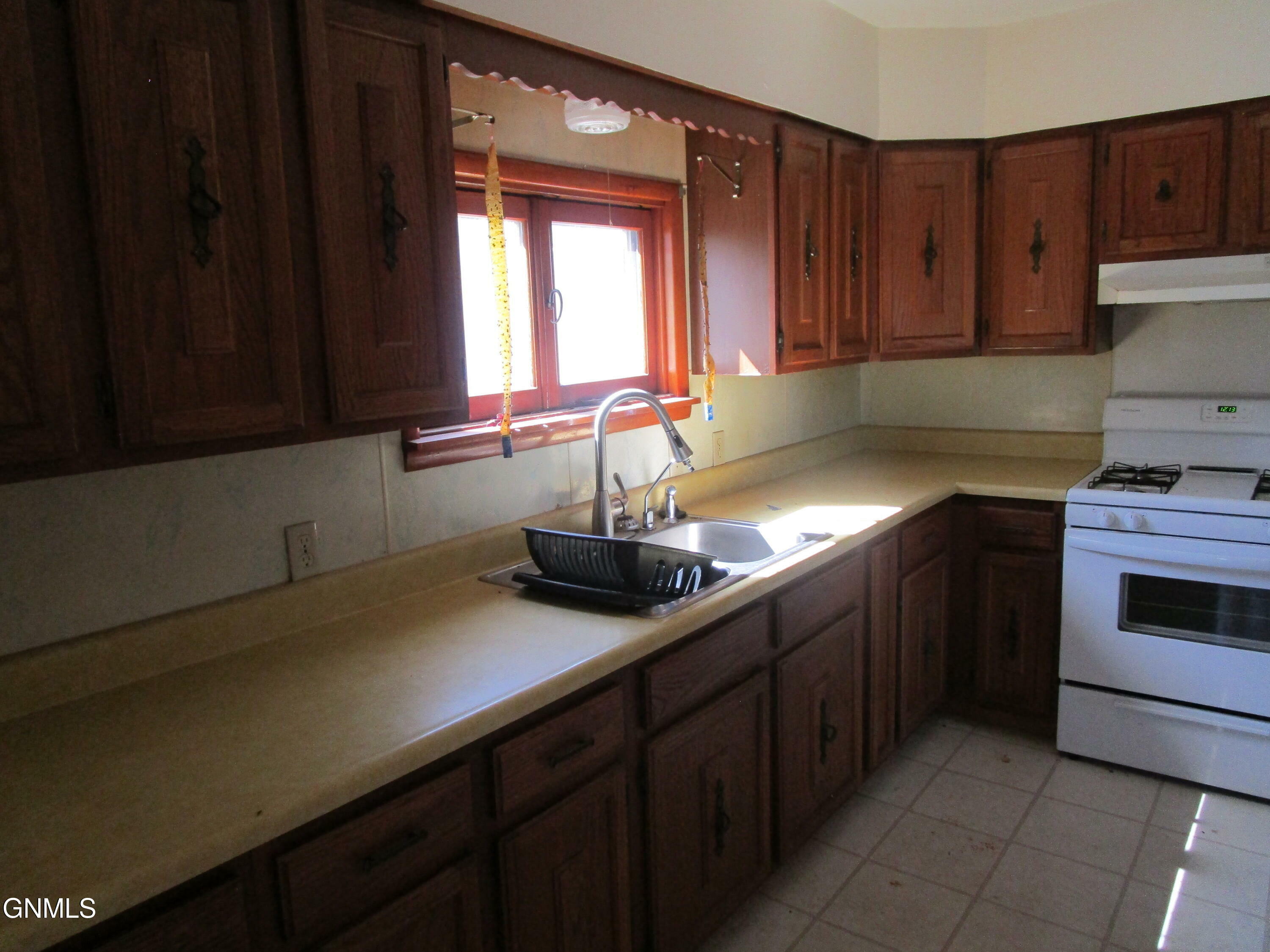 Property Photo:  202 3rd Street S  ND 58631 