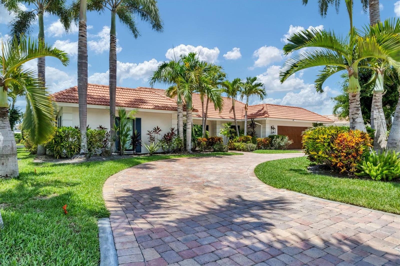 Property Photo:  410 Meadow Lark Drive  FL 34236 