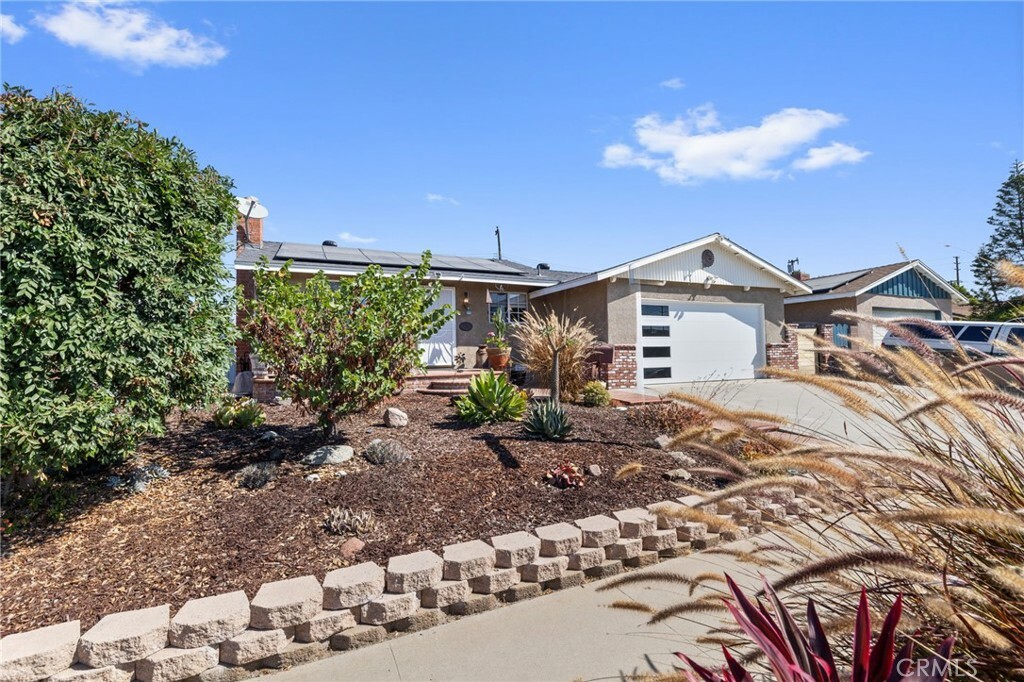 Property Photo:  5885 Trinidad Way  CA 90620 