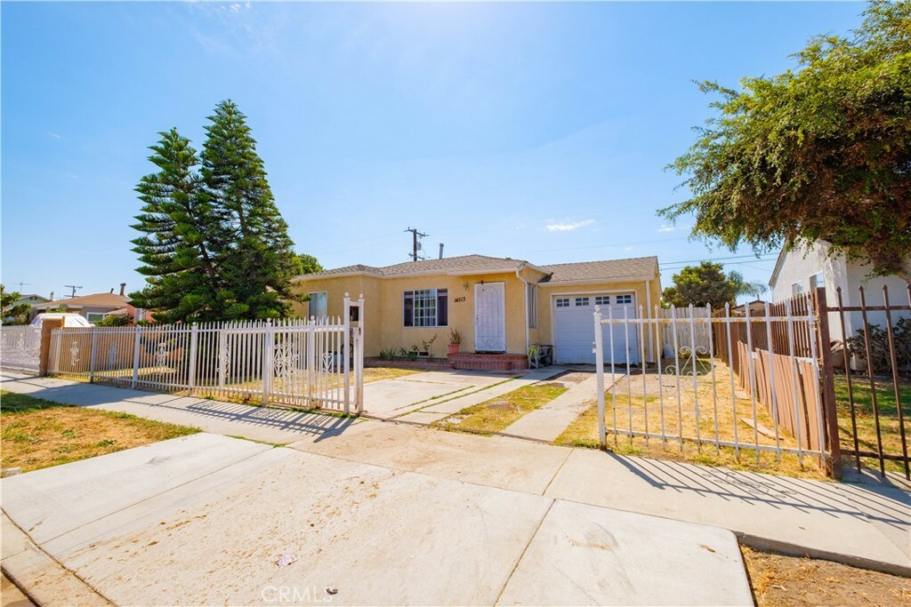 Property Photo:  14513 S Loness Avenue  CA 90220 