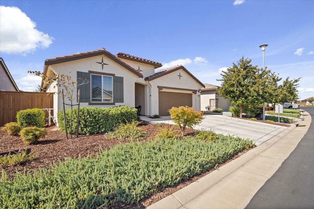 Property Photo:  9236 Summer Holly Way  CA 95829 