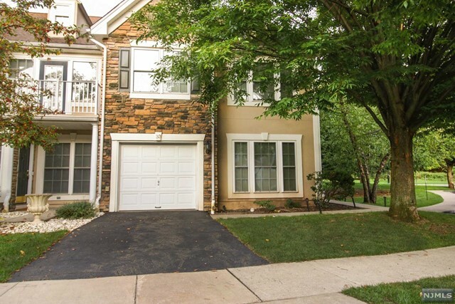 Property Photo:  33 Peach Tree Lane  NJ 07508 