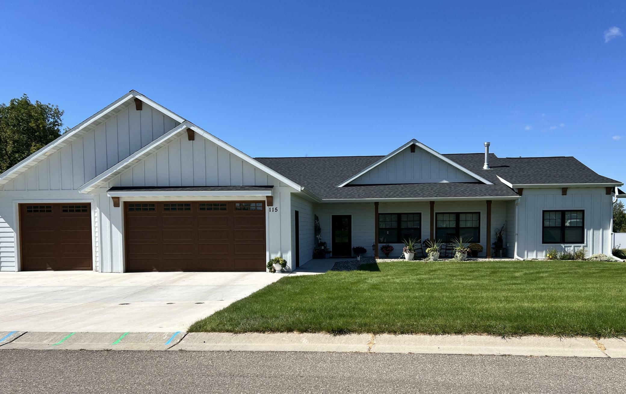 Property Photo:  115 Altavista Drive  MN 56501 