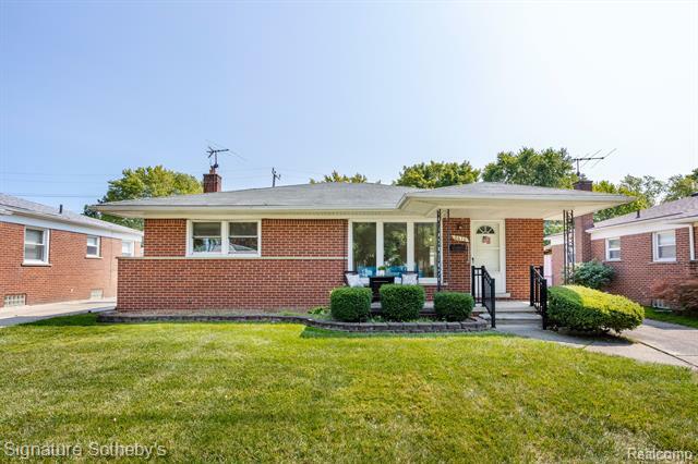 Property Photo:  8610 Glengary Street  MI 48127 