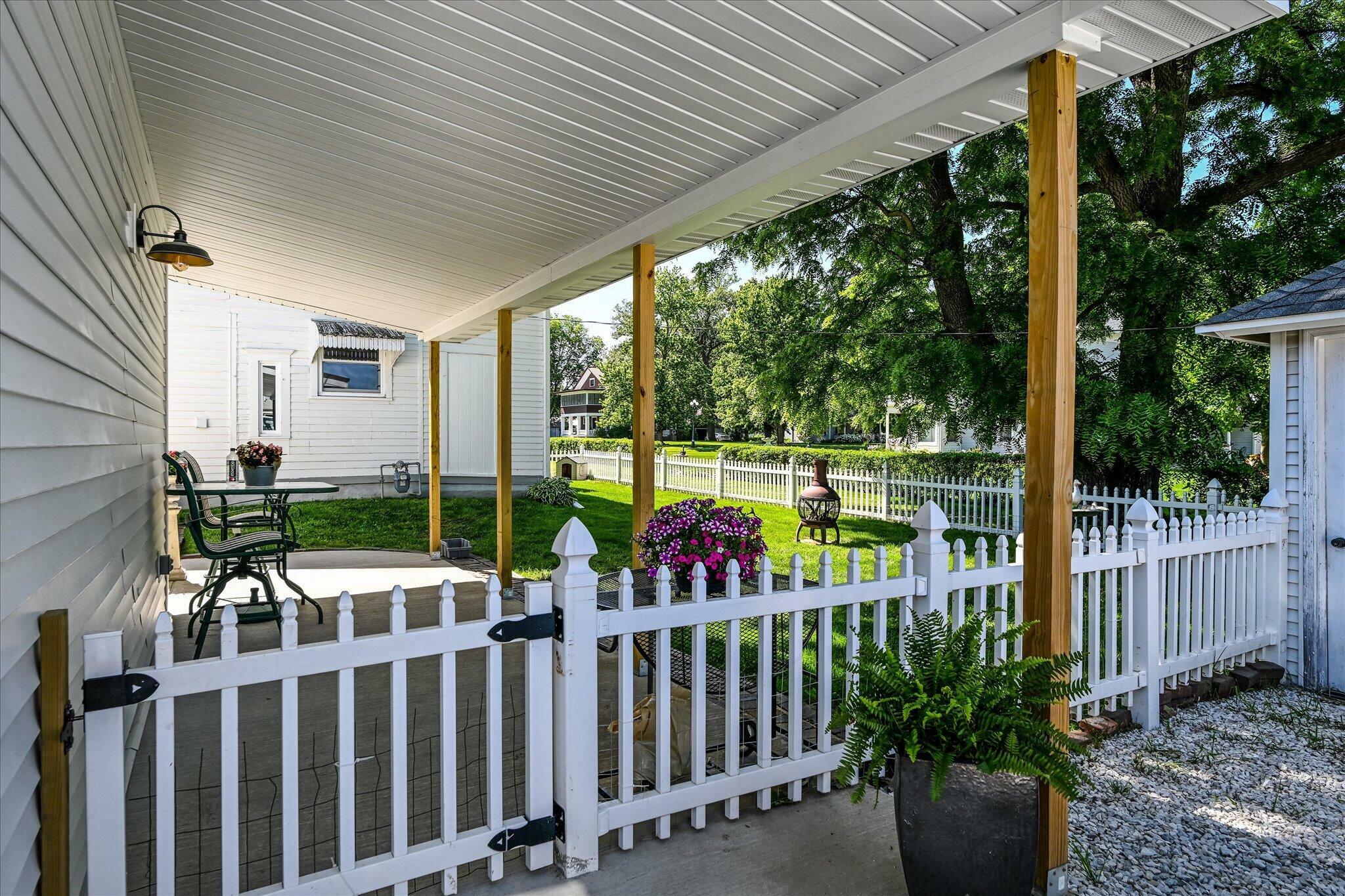 Property Photo:  701 Antique City Drive  IA 51577 