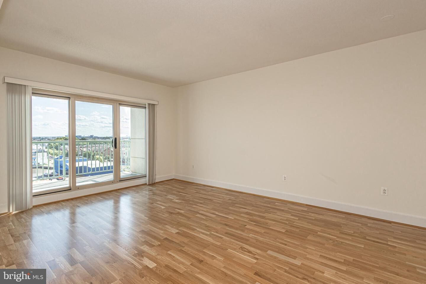 Property Photo: 717 S Chris Columbus Boulevard 915 PA 19147