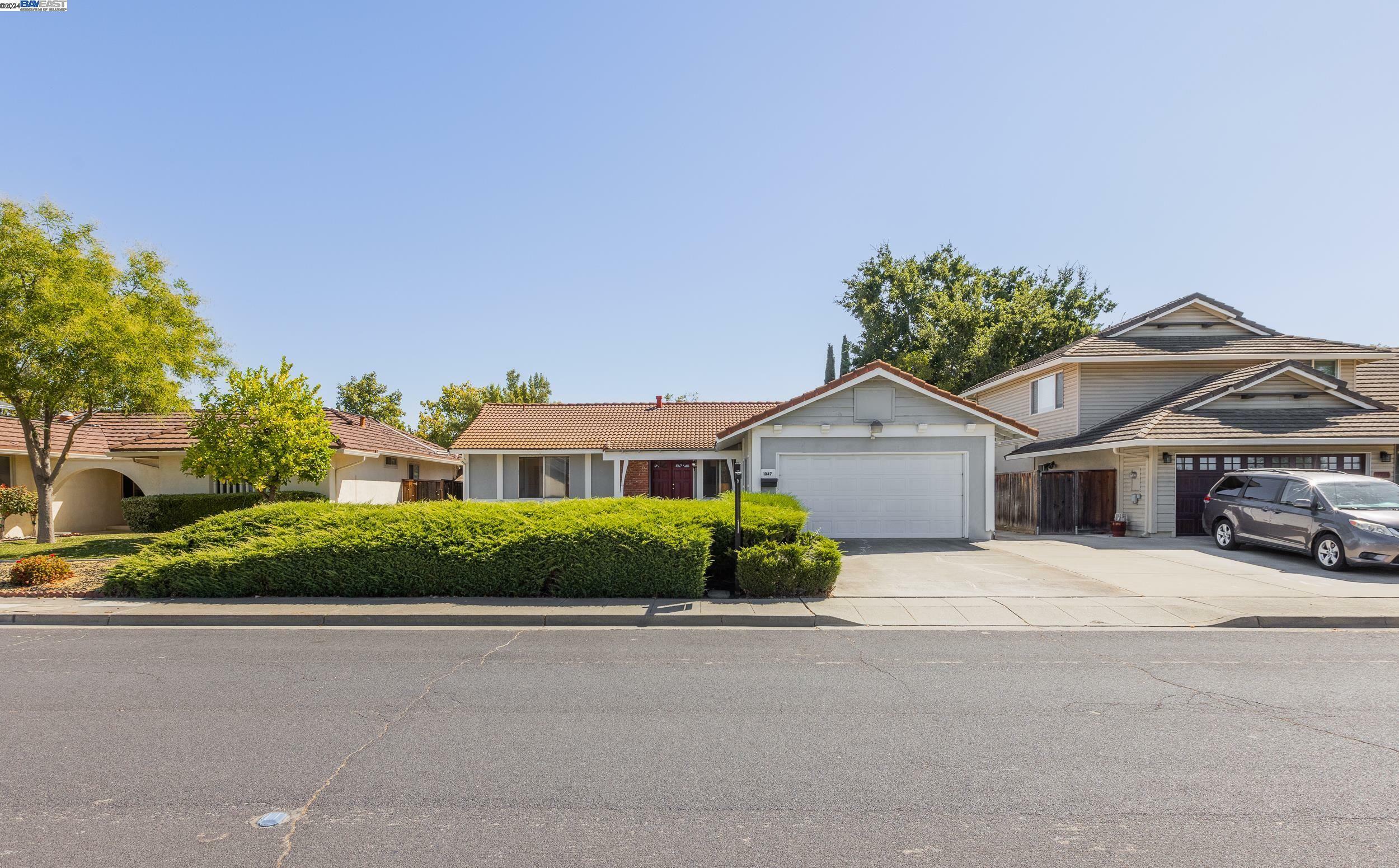 Property Photo:  1047 Lakehurst Rd  CA 94551 