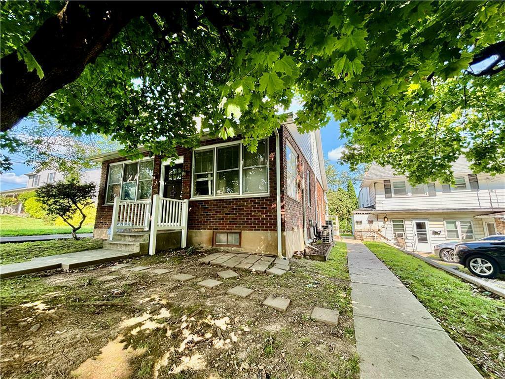 Property Photo:  516 Oakwood Street  PA 18045 