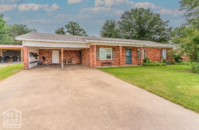Property Photo:  102 W Stephan Street  AR 72419 