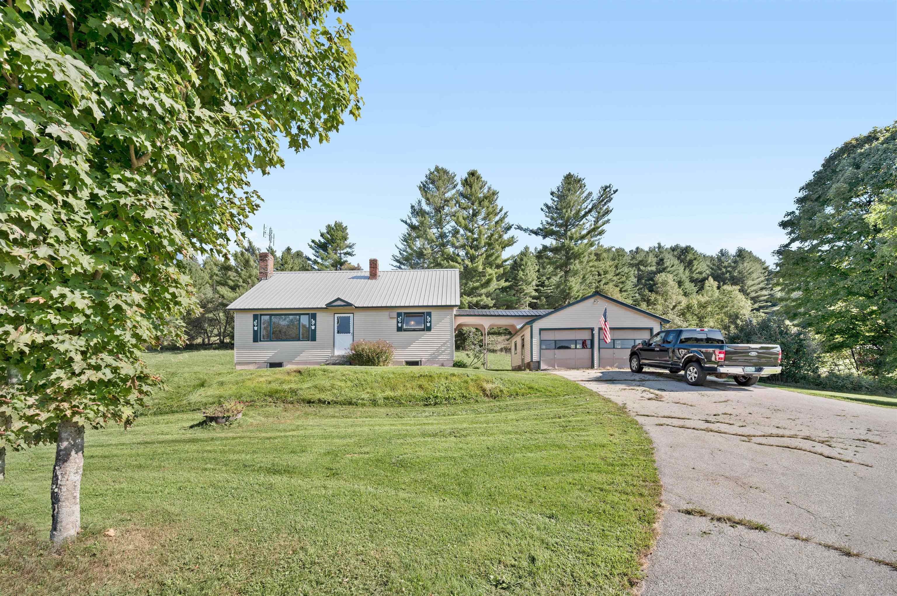 Property Photo: 229 Glinnis Road VT 05663