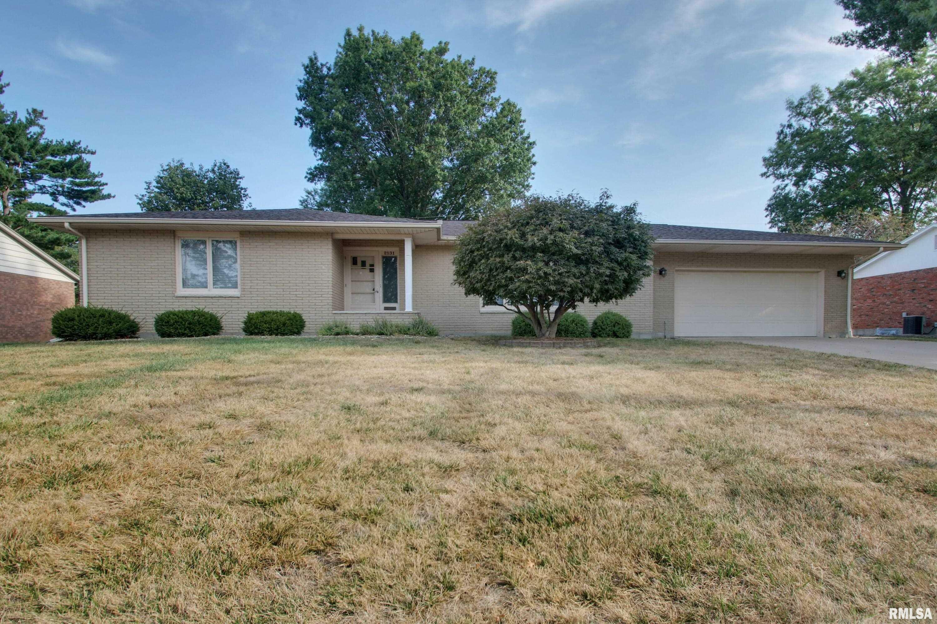 Property Photo:  2131 Cherry Lane  IL 62305 