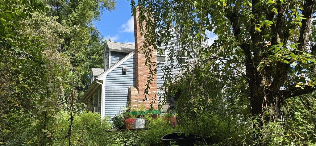 Property Photo:  19 King Rd  MA 01507 