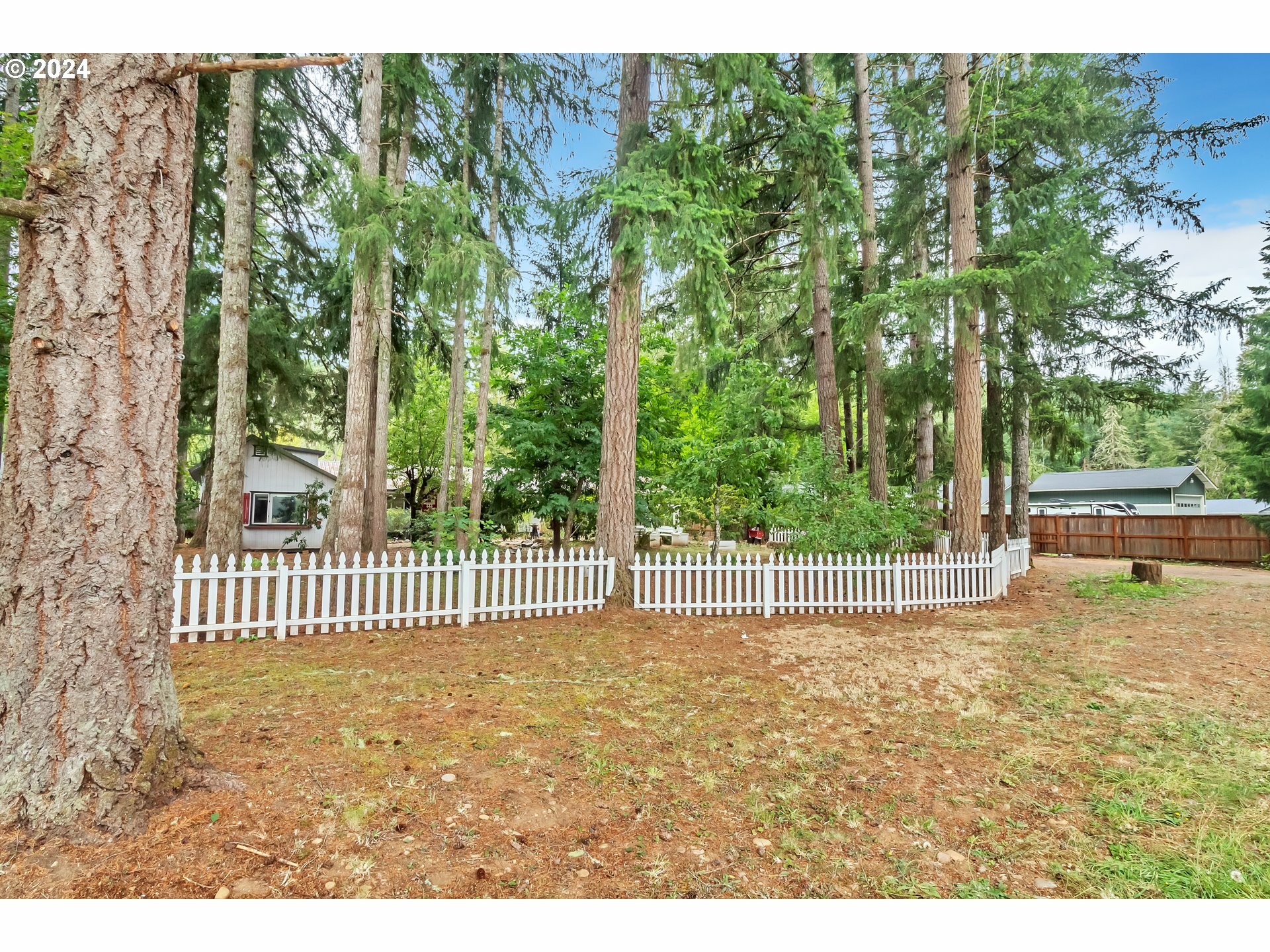 Property Photo:  37092 Row River Rd  OR 97434 