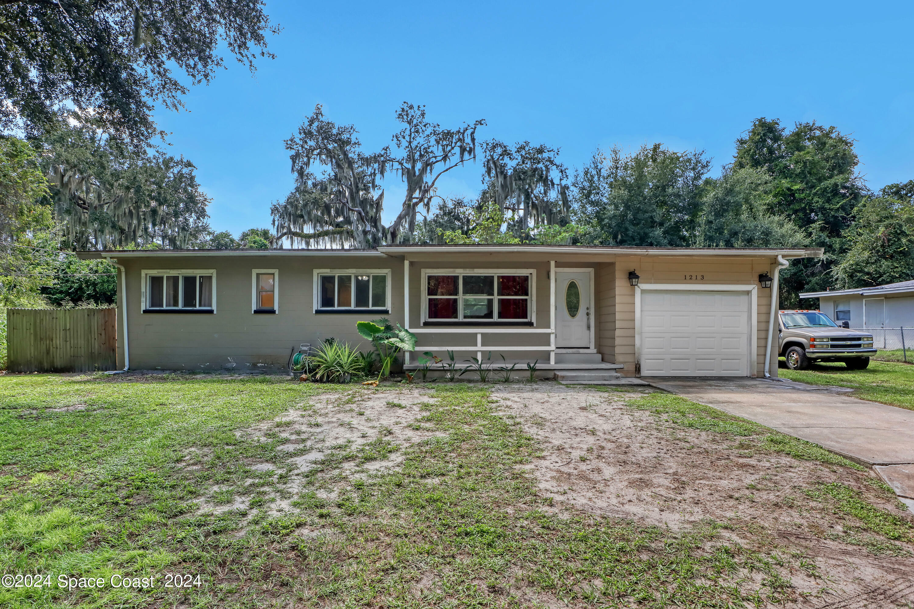 Property Photo:  1213 Ronald Street  FL 32780 