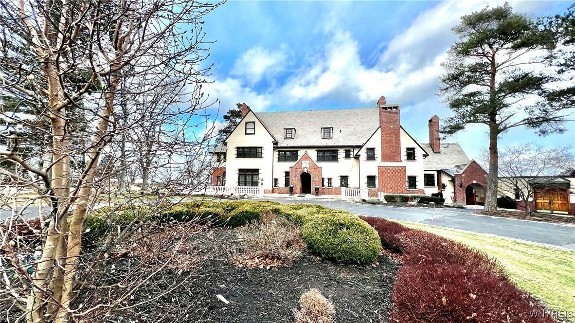 Property Photo:  6862 Lake Shore Road  NY 14047 