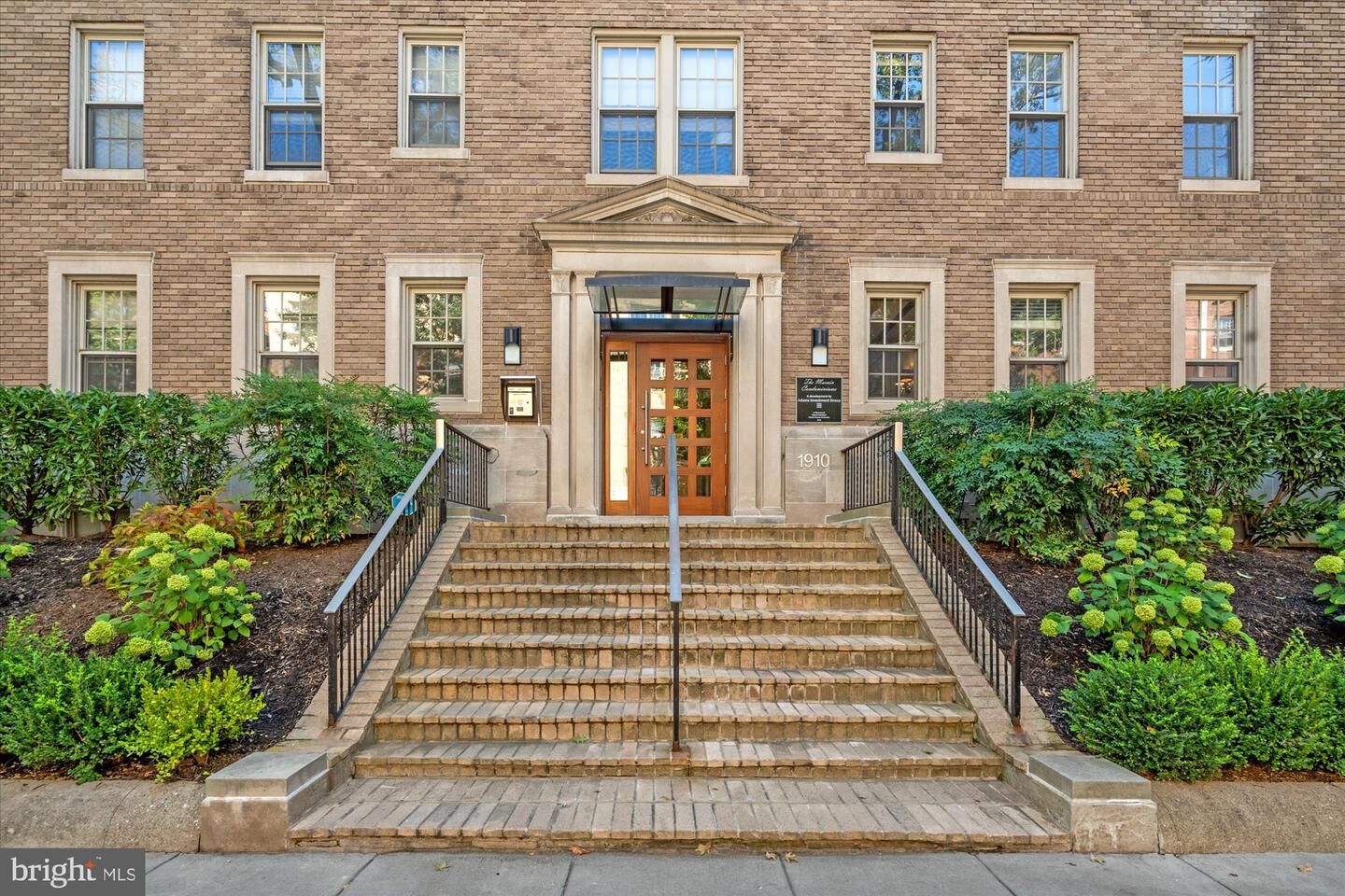 Property Photo:  1910 Kalorama Road NW 203  DC 20009 