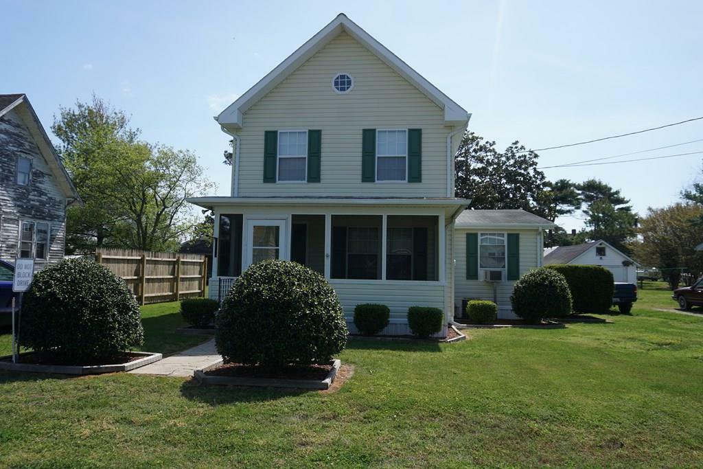 Property Photo:  23 Lee St  VA 23480 