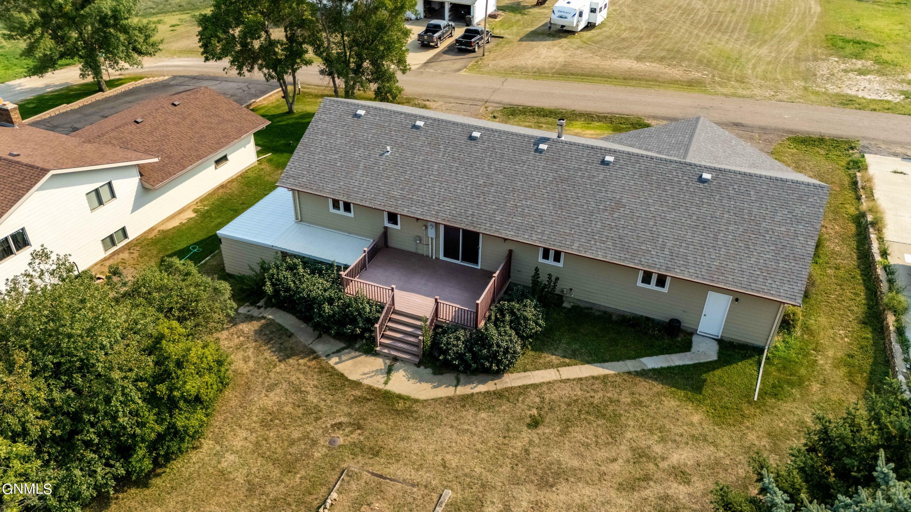 Property Photo:  1352 14th Street SW  ND 58601 