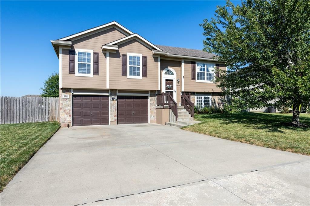 Property Photo: 608 Fall Creek Drive MO 64012
