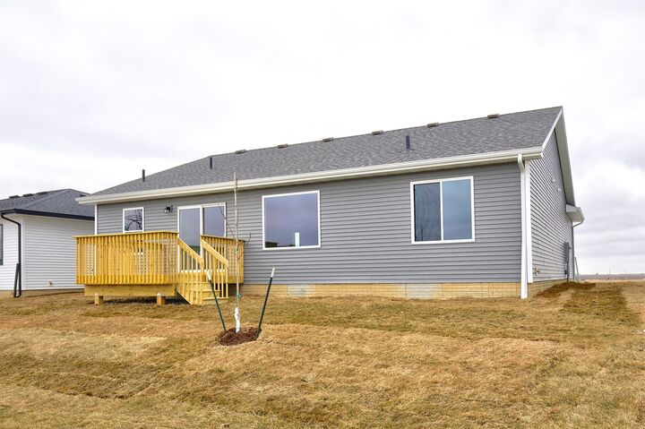 Property Photo:  1162 NW Petersen Drive  IA 50263 