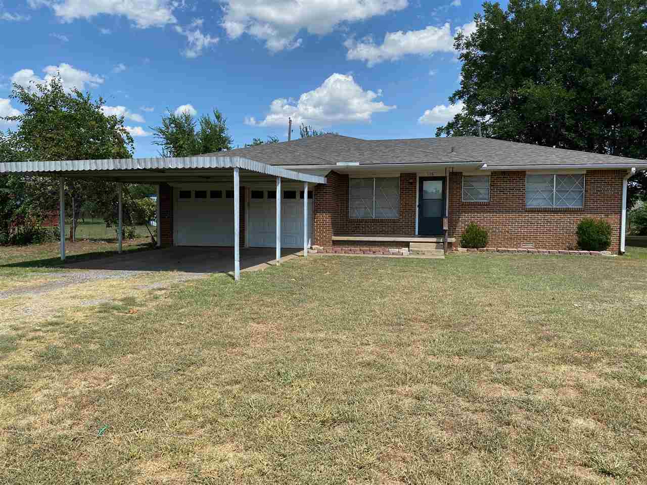 Property Photo:  118 S Sycamore  OK 73541 