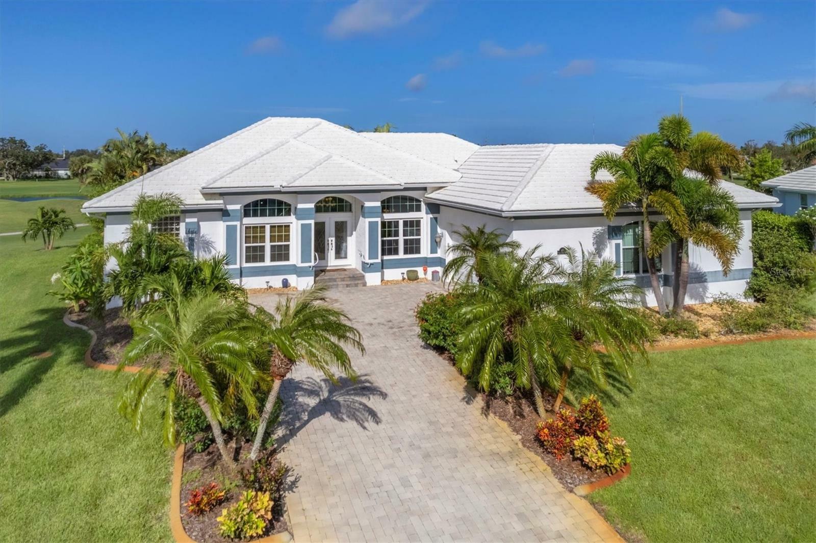 Property Photo:  471 Coral Creek Drive  FL 33946 