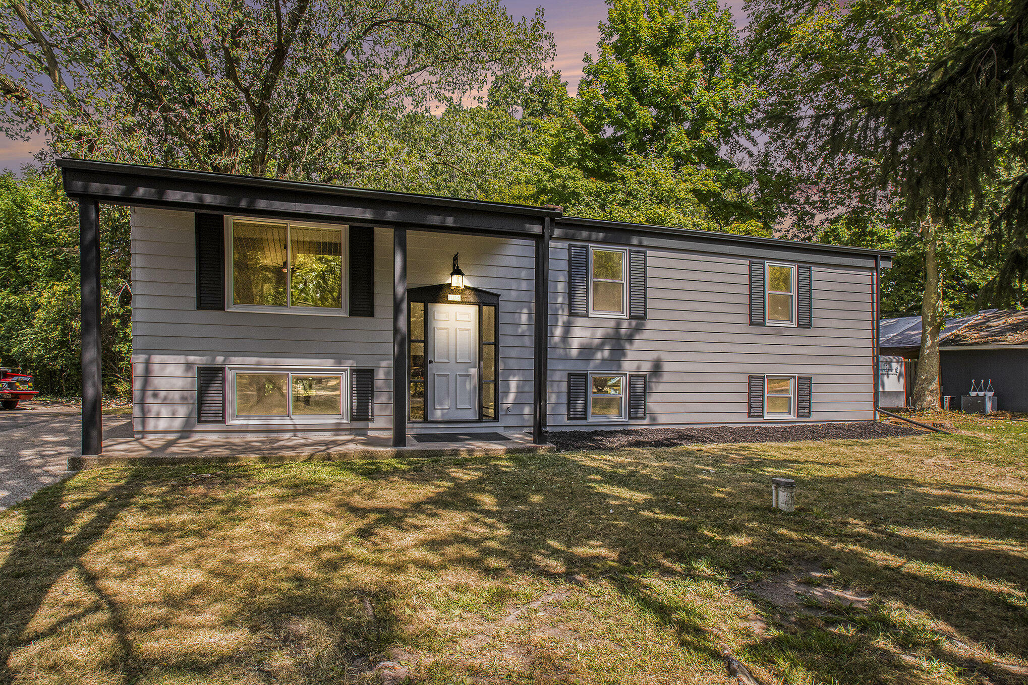 Property Photo:  1315 Lawndale Avenue  MI 49120 