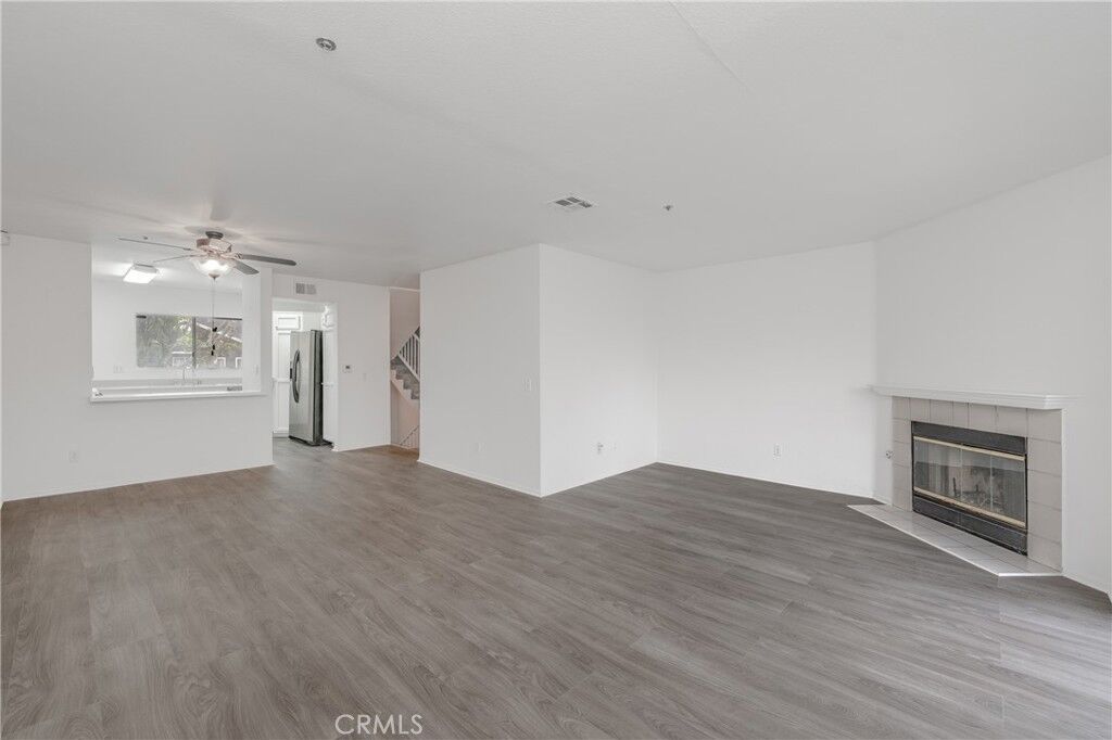 Property Photo: 11136 Lorne St #5 CA 91352