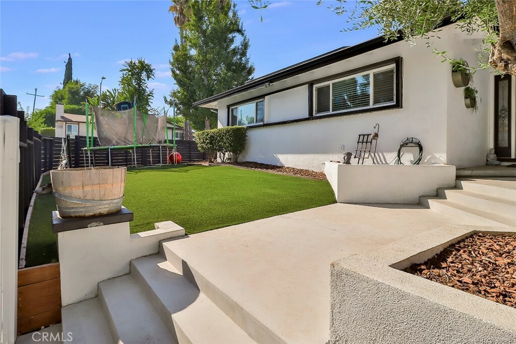 Property Photo:  23861 Califa Street  CA 91367 