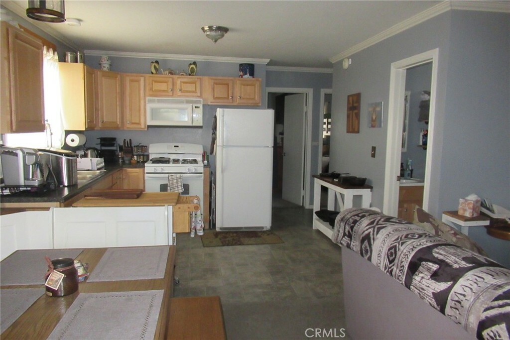 Property Photo:  862 Willow Lane  CA 92314 