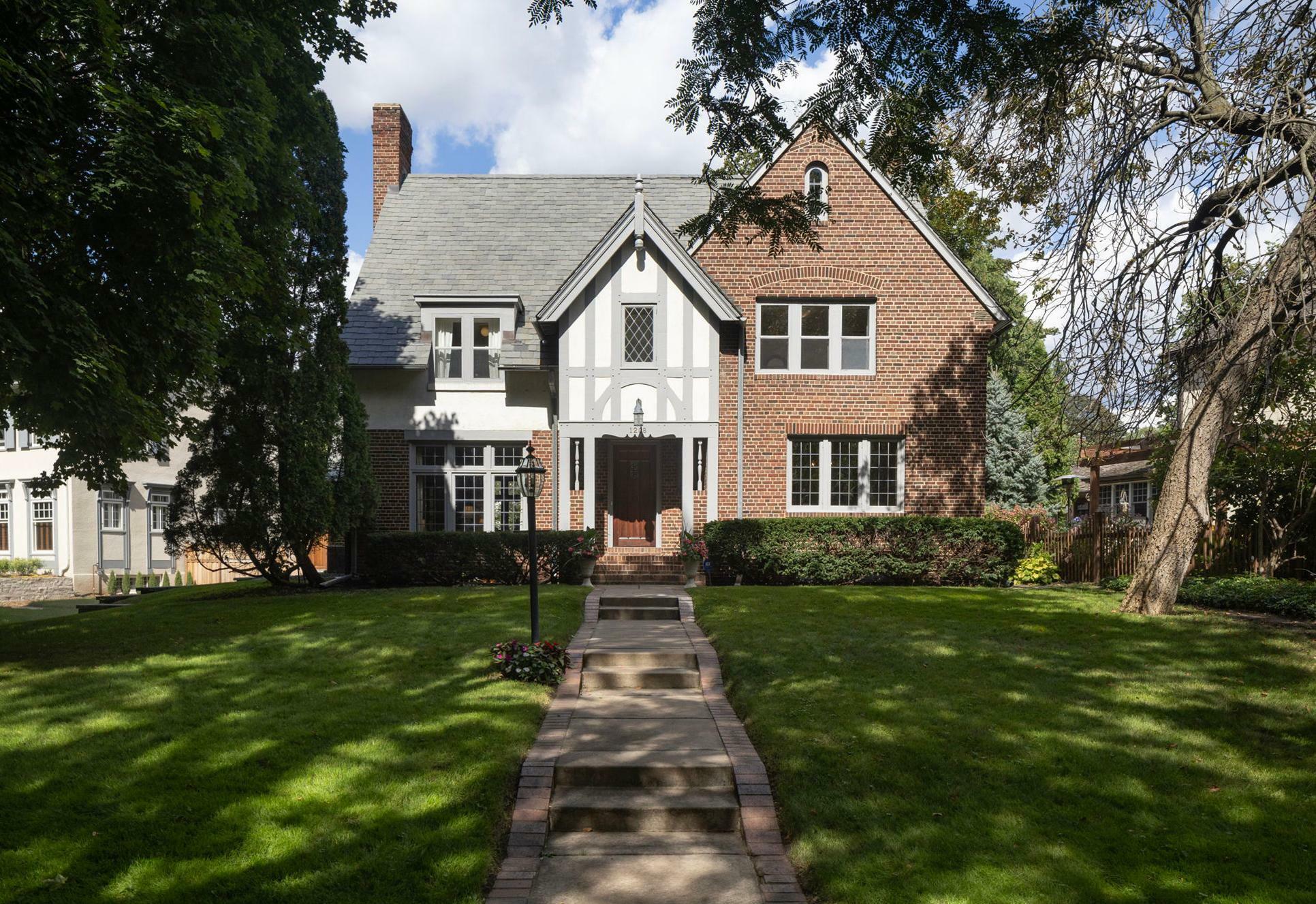 Property Photo:  1208 W Minnehaha Parkway  MN 55419 